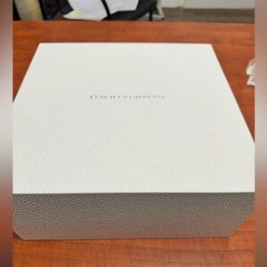 David Yurman Elegant White Gift Box
